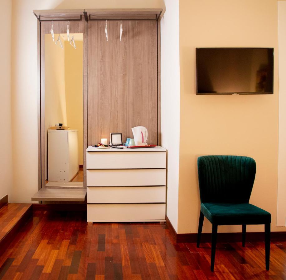 Handmade Rest Room เนเปิลส์ ภายนอก รูปภาพ
