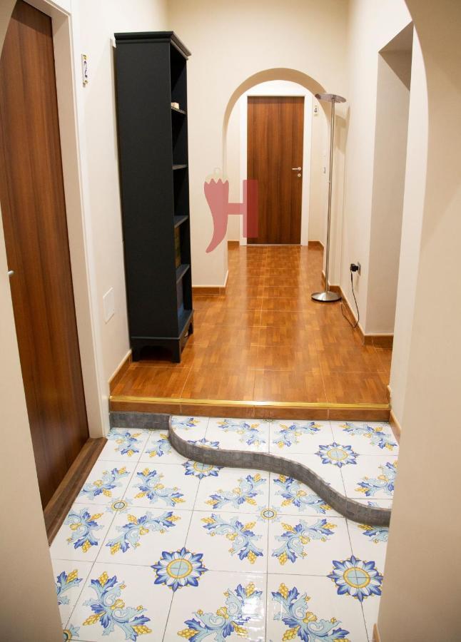 Handmade Rest Room เนเปิลส์ ภายนอก รูปภาพ